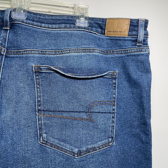 Women's Size 24R American Eagle Stretchy Distressed Knee Mom Jeans - Picture 12 of 12